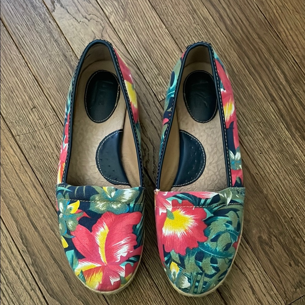 boc floral canvas slip on shoes